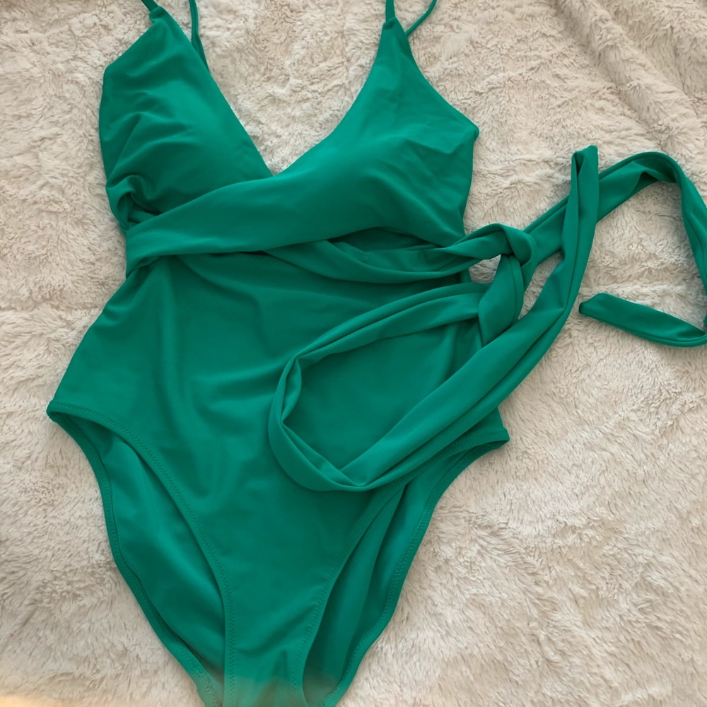 One piece swim suit